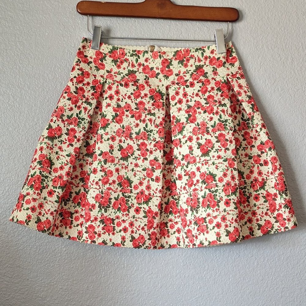 Beautiful Floral Skirt size large